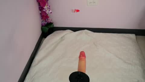 Vivi online show from October 2025 03:45:01 AM