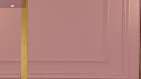 Snapshot of vivi_west chatting on June 2026 06:22:02 PM vivi_west online show from June 2026 06:22:02 PM