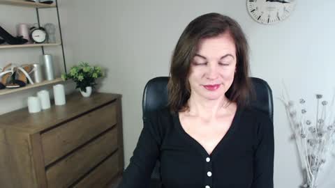 Snapshot of vivian_dream chatting on December 2024 05:40:02 AM Vivian online show from December 2024 05:40:02 AM