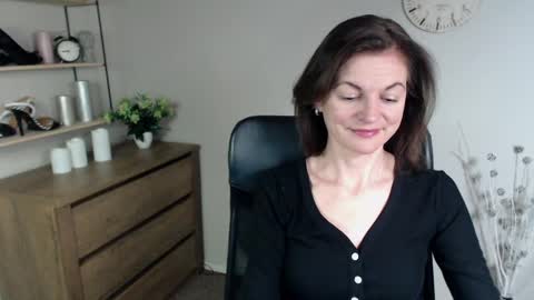 Snapshot of vivian_dream chatting on December 2024 11:49:02 AM Vivian online show from December 2024 11:49:02 AM