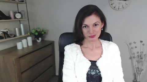 Snapshot of vivian_dream chatting on December 2024 10:37:01 AM Vivian online show from December 2024 10:37:01 AM