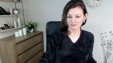 Snapshot of vivian_dream chatting on January 2025 09:43:02 AM Vivian online show from January 2025 09:43:02 AM