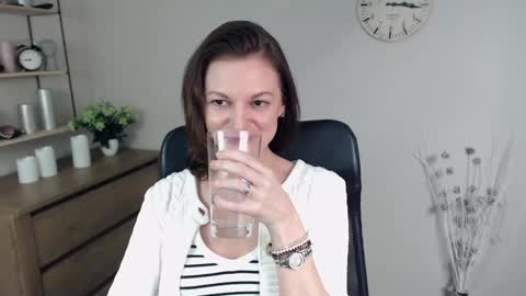 Snapshot of vivian_dream chatting on January 2025 02:28:02 PM Vivian online show from January 2025 02:28:02 PM