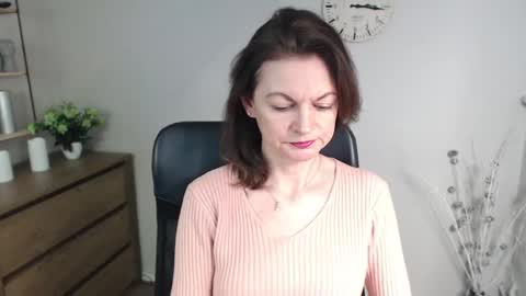 Snapshot of vivian_dream chatting on January 2025 06:46:01 AM Vivian online show from January 2025 06:46:01 AM