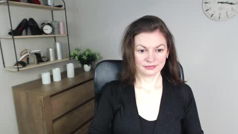 Snapshot of vivian_dream chatting on January 2025 07:43:01 AM Vivian online show from January 2025 07:43:01 AM