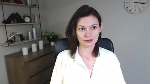 Snapshot of vivian_dream chatting on February 2025 06:56:02 AM Vivian online show from February 2025 06:56:02 AM