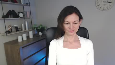 Snapshot of vivian_dream chatting on February 2025 07:50:01 AM Vivian online show from February 2025 07:50:01 AM