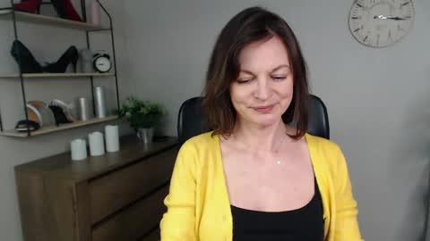 Snapshot of vivian_dream chatting on February 2025 01:07:01 PM Vivian online show from February 2025 01:07:01 PM