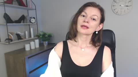 Snapshot of vivian_dream chatting on March 2025 07:16:01 AM Vivian online show from March 2025 07:16:01 AM