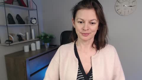 Snapshot of vivian_dream chatting on March 2025 09:47:02 AM Vivian online show from March 2025 09:47:02 AM