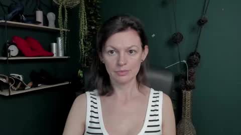 Snapshot of vivian_dream chatting on March 2025 06:53:02 AM Vivian online show from March 2025 06:53:02 AM