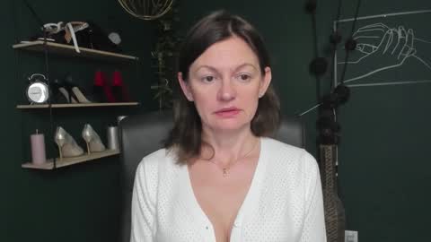 Snapshot of vivian_dream chatting on October 2025 06:24:01 AM Vivian online show from October 2025 06:24:01 AM