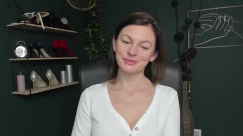 Snapshot of vivian_dream chatting on October 2025 05:52:01 AM Vivian online show from October 2025 05:52:01 AM