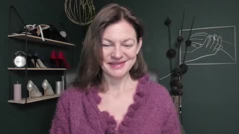 Snapshot of vivian_dream chatting on October 2025 05:52:01 AM Vivian online show from October 2025 05:52:01 AM