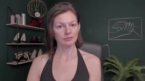 Snapshot of vivian_dream chatting on November 2025 12:16:02 PM Vivian online show from November 2025 12:16:02 PM