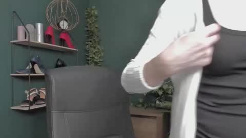 Snapshot of vivian_dream chatting on November 2025 08:13:02 AM Vivian online show from November 2025 08:13:02 AM