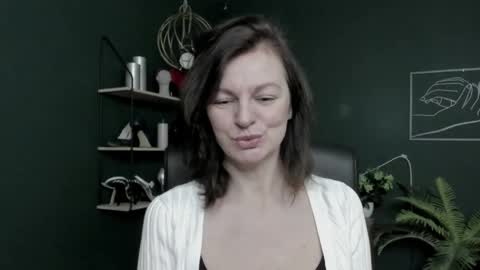 Vivian online show from March 2026 06:03:01 AM