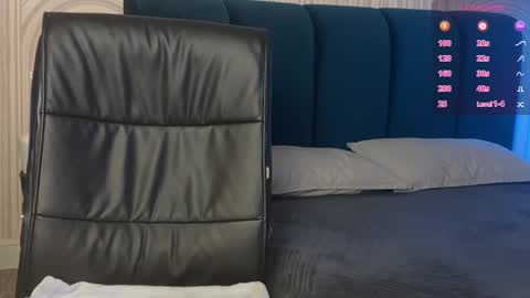 Vivian Evans online show from October 2025 12:22:02 AM