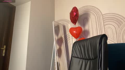 Snapshot of vivian_evans_ chatting on March 2026 12:28:01 AM Vivian Evans online show from March 2026 12:28:01 AM