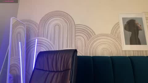 Snapshot of vivian_evans_ chatting on April 2026 01:05:02 AM Vivian Evans online show from April 2026 01:05:02 AM