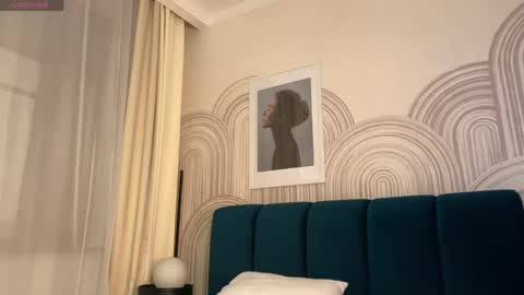 Snapshot of vivian_evans_ chatting on April 2026 12:14:02 AM Vivian Evans online show from April 2026 12:14:02 AM