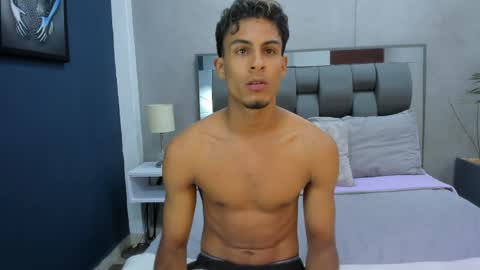 Snapshot of vivian_mucks chatting on April 2026 03:59:02 AM Vivian Mucks online show from April 2026 03:59:02 AM