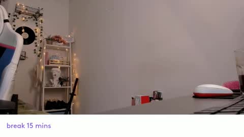 vivian_qwerty online show from December 2024 07:14:01 AM