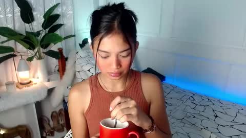 Vivian online show from February 2025 06:39:01 PM