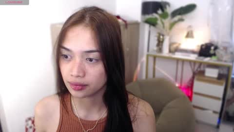 Vivian online show from October 2025 03:53:01 PM