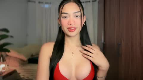 Snapshot of vivian_roberts chatting on June 2026 12:35:01 AM Vivian online show from June 2026 12:35:01 AM