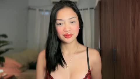 Snapshot of vivian_roberts chatting on July 2026 10:28:02 PM Vivian online show from July 2026 10:28:02 PM