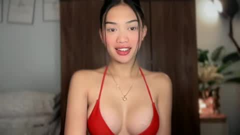 Snapshot of vivian_roberts chatting on July 2026 11:51:01 PM Vivian online show from July 2026 11:51:01 PM