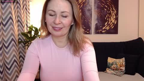 Vivian online show from December 2024 06:16:02 PM