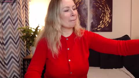 Vivian online show from September 2025 05:13:02 PM