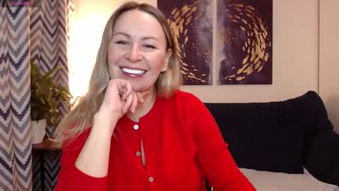 Vivian online show from December 2025 04:35:01 PM