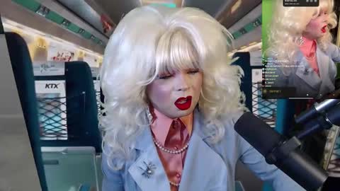 Snapshot of vivianfrost chatting on September 2025 03:39:02 AM VivianFrosty online show from September 2025 03:39:02 AM