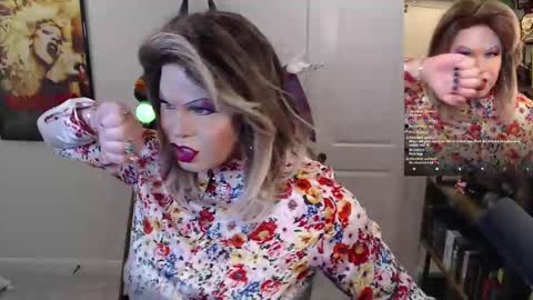 Snapshot of vivianfrost chatting on September 2025 02:37:02 AM VivianFrosty online show from September 2025 02:37:02 AM