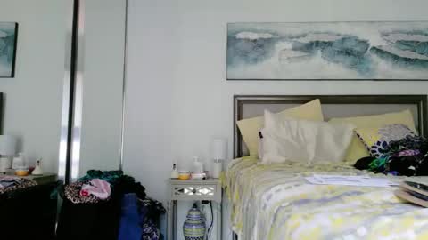 Snapshot of vivians_roses chatting on July 2026 02:24:01 PM Vivians Roses online show from July 2026 02:24:01 PM