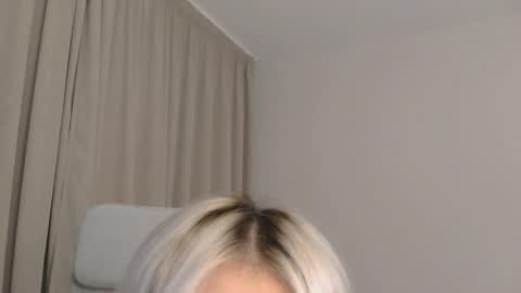 vivianwinters online show from November 2025 09:20:02 PM