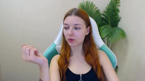 Vivien online show from February 2025 06:40:02 PM