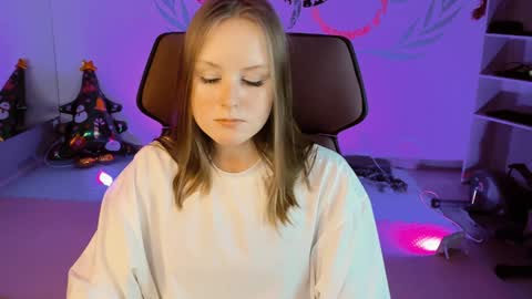 Vivien online show from December 2024 05:40:02 PM