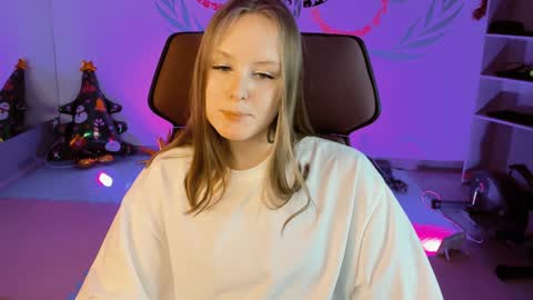 Vivien online show from December 2024 08:42:02 PM