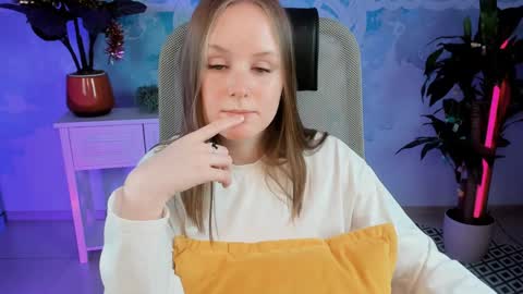 Vivien online show from January 2025 07:24:01 PM