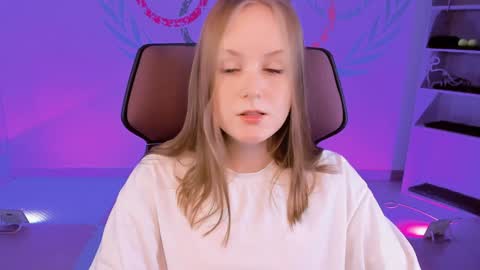 Vivien online show from January 2025 01:02:02 PM