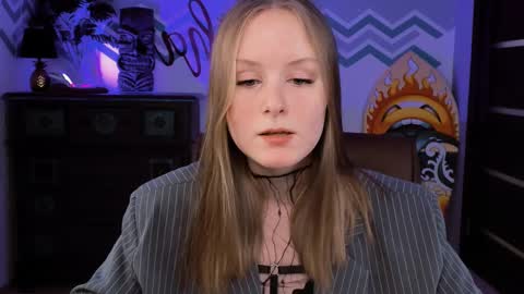 Vivien online show from February 2025 03:18:02 PM