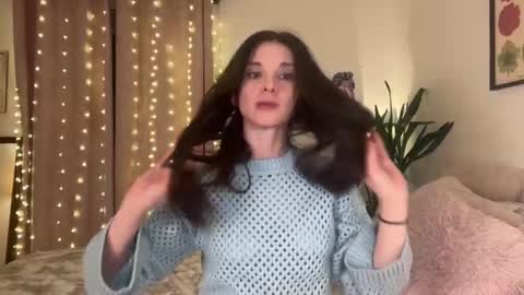 Snapshot of vivienne_rose chatting on January 2026 03:54:01 AM Lillian Rose online show from January 2026 03:54:01 AM