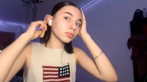 Vivi online show from December 2025 09:05:02 AM