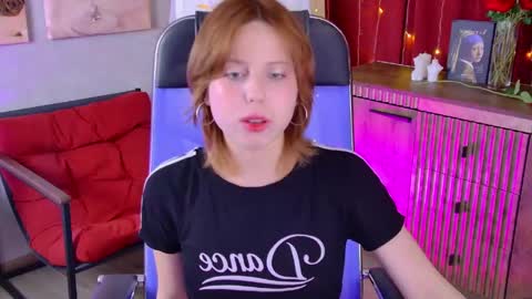 Snapshot of viviennehebert chatting on May 2026 06:53:02 AM Vivienne online show from May 2026 06:53:02 AM