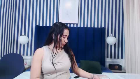 Snapshot of viviennerosette chatting on September 2025 01:44:02 PM Vivian online show from September 2025 01:44:02 PM