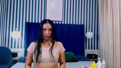 Snapshot of viviennerosette chatting on September 2025 01:01:01 PM Vivian online show from September 2025 01:01:01 PM